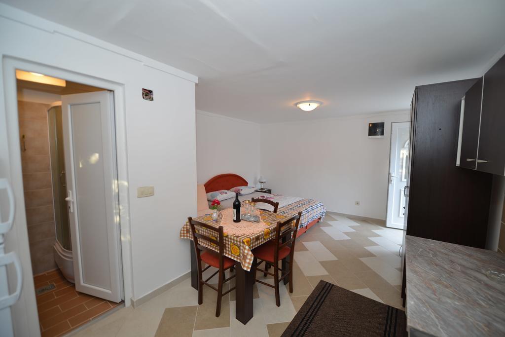 Apartments Simonovic Tivat Buitenkant foto